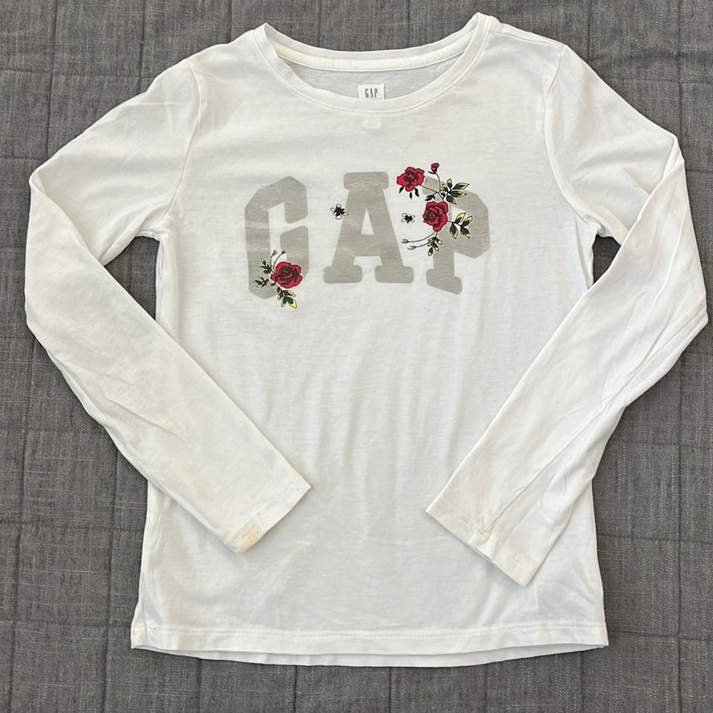 $4 GUC GAP shirt